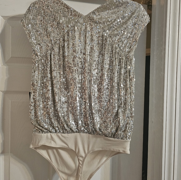 Express v neck shinny shirt - Picture 2 of 2